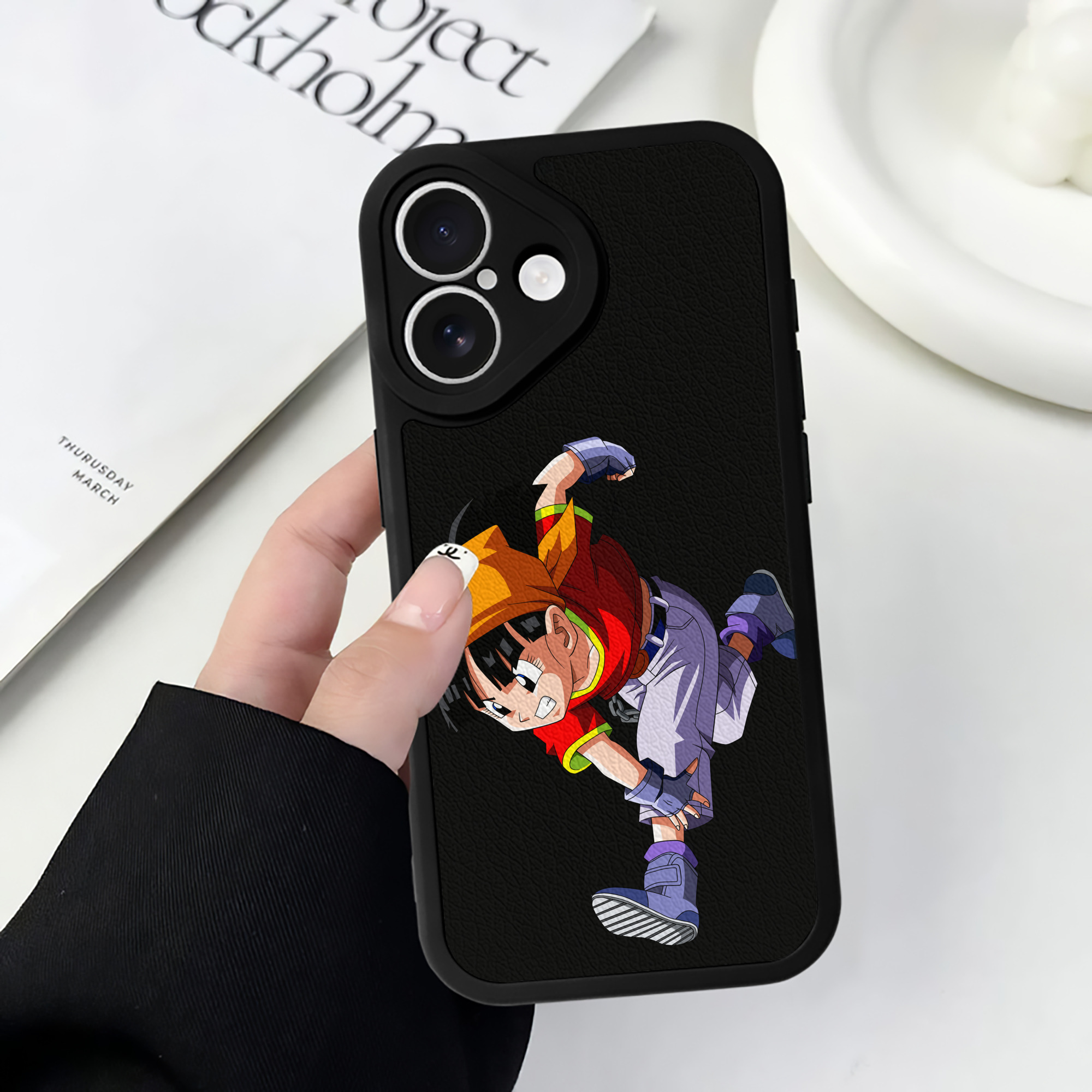 （画像用） ドラゴンボール パン DRAGON BALL Pan 【iPhone 16シリーズ対応】シリコンスマホケース（レザー調） 材質：シリコン